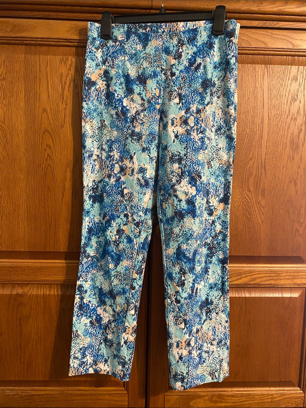 Blue Multi Abstract Ankle length Pants with side zipper.